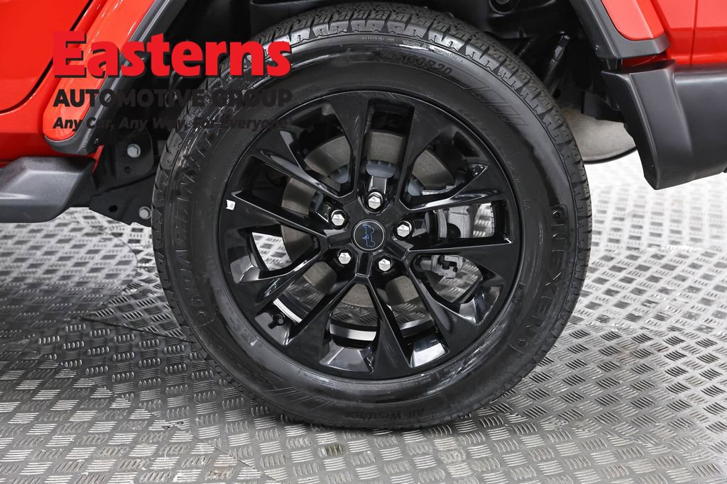 Used 2025 Jeep Wrangler Unlimited Sahara image 33