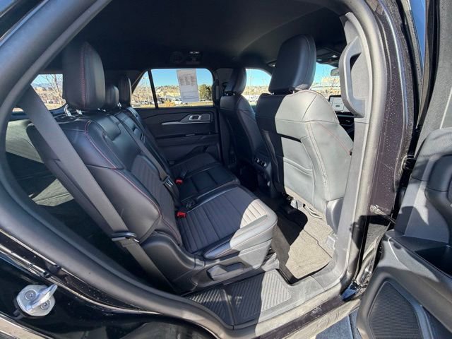 Used 2025 Ford Explorer ST-Line w/ ST-Line Street Pack image 28