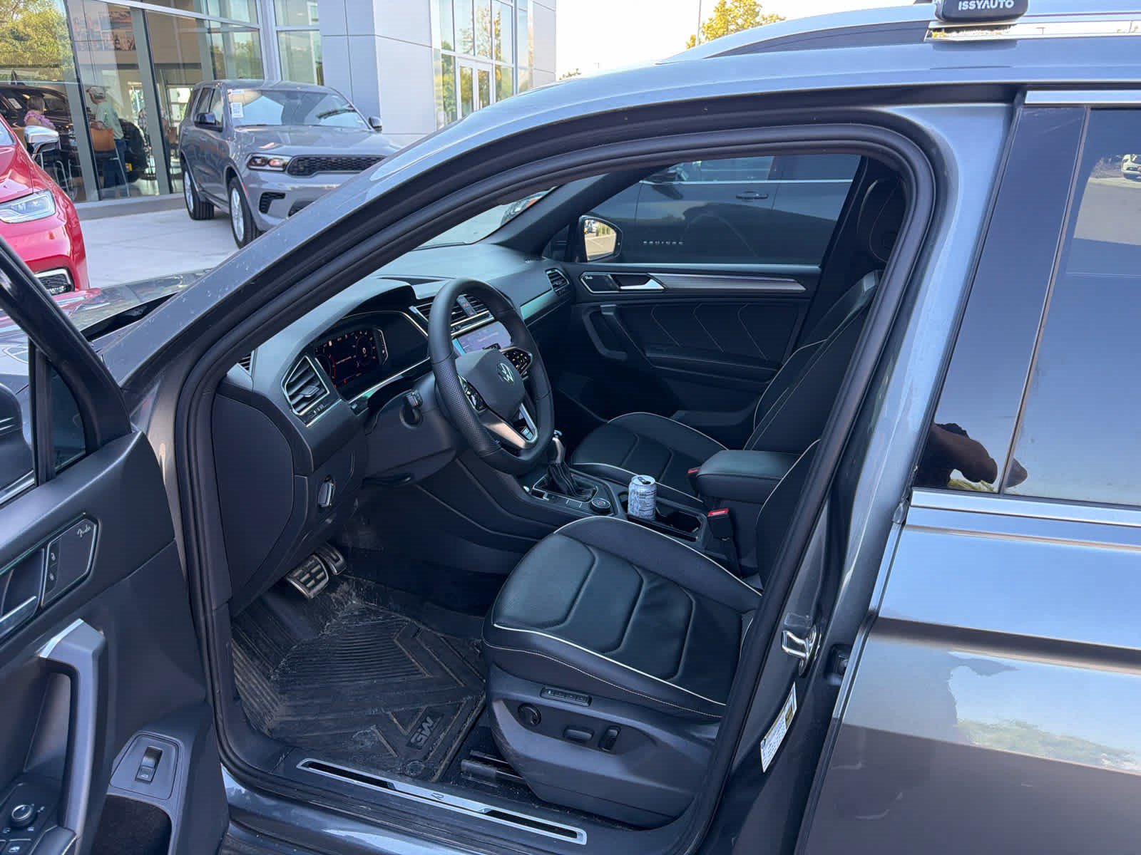 Used 2022 Volkswagen Tiguan SEL R-Line AWD/4WD image 8