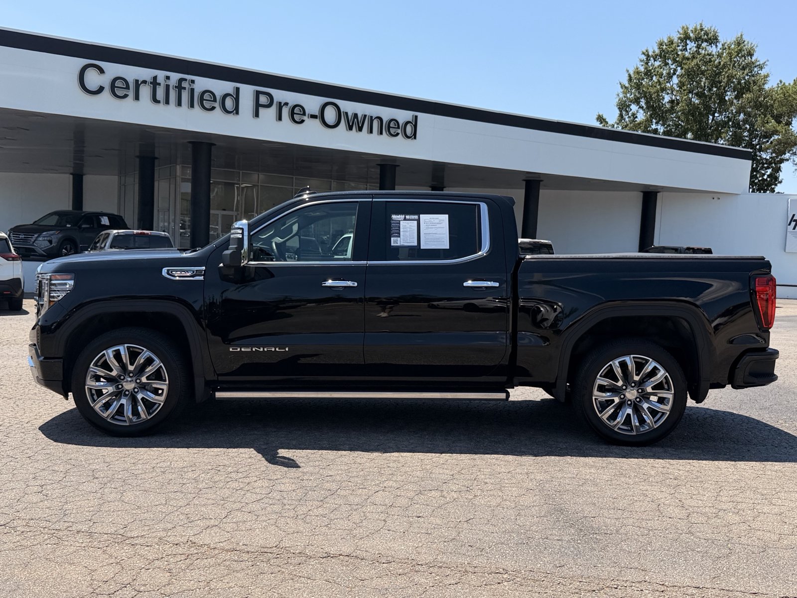 Used 2026 GMC Sierra 1500 Denali w/ Denali Reserve Package AWD/4WD image 9