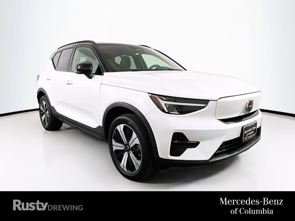 Used 2023 Volvo XC40 Recharge Core image 1