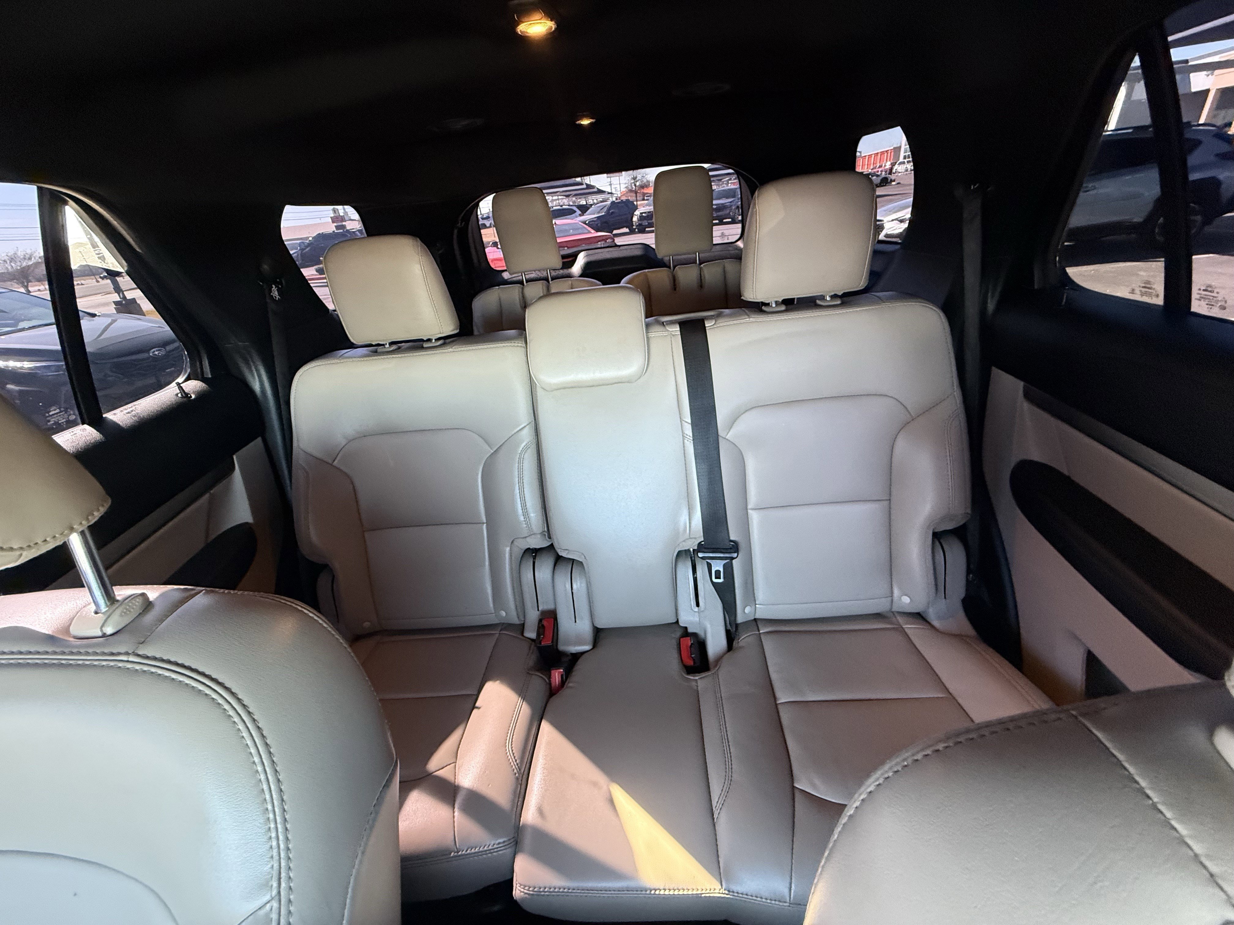 Used 2019 Ford Explorer XLT w/ Equipment Group 202A image 19