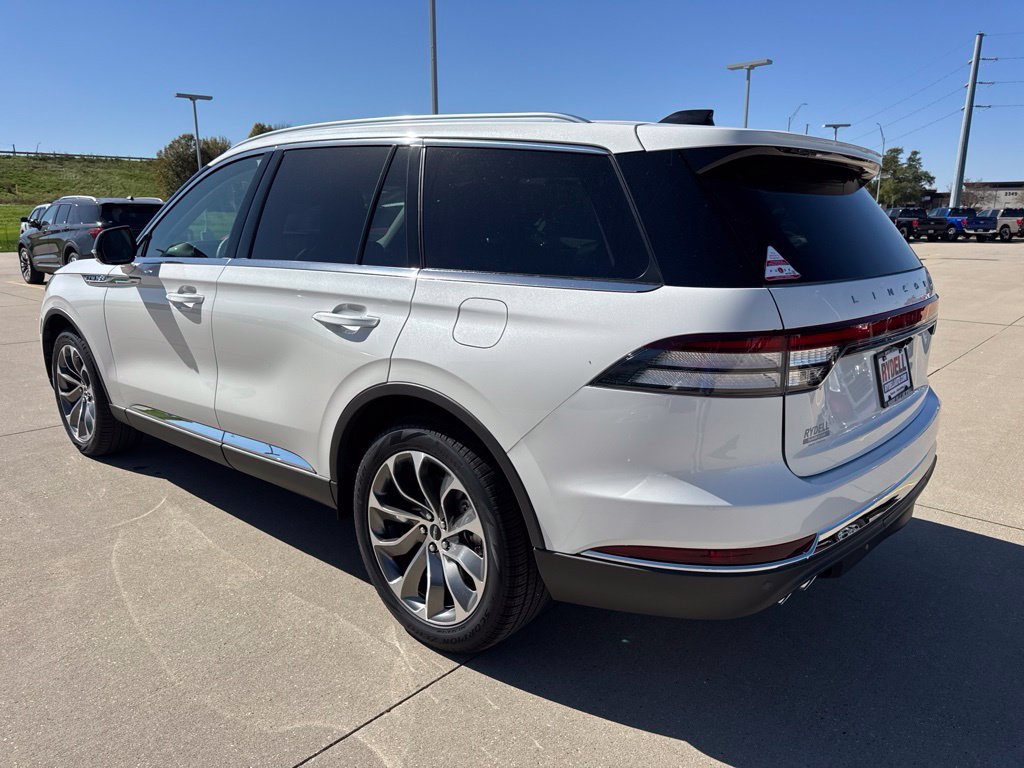 New 2027 Lincoln Aviator AWD image 19