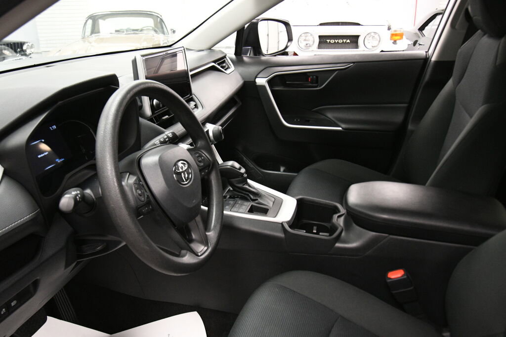 Certified 2024 Toyota RAV4 LE image 17