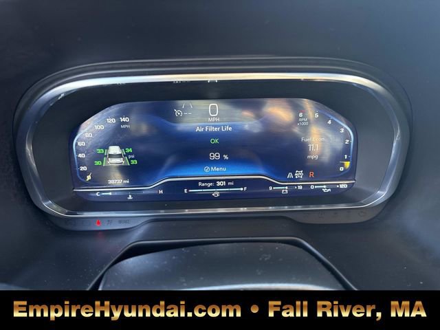 Used 2024 Chevrolet Suburban RST w/ Sport Performance Package image 33