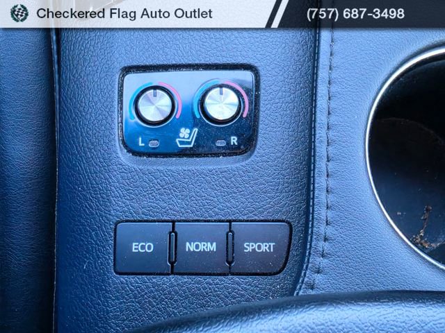 Used 2013 Toyota Avalon Limited w/ Technology Pkg image 21