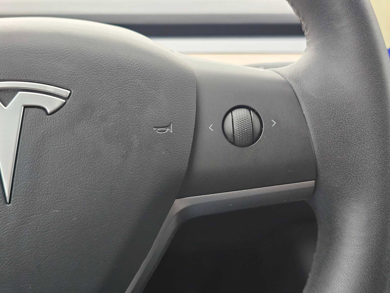 Used 2020 Tesla Model Y Long Range image 34