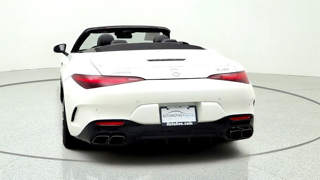 Used 2022 Mercedes-Benz SL 55 AMG 4MATIC w/ Driver Assistance Package image 6