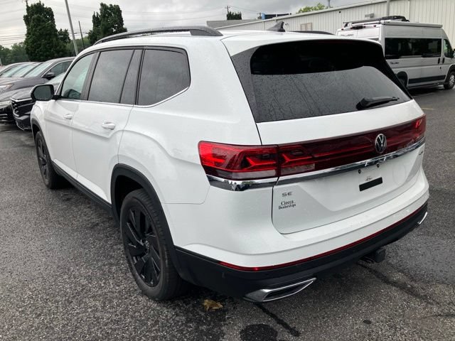 Used 2024 Volkswagen Atlas SE w/ Black Wheel Package AWD/4WD image 5