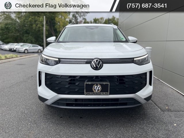 New 2025 Volkswagen Tiguan SE image 28