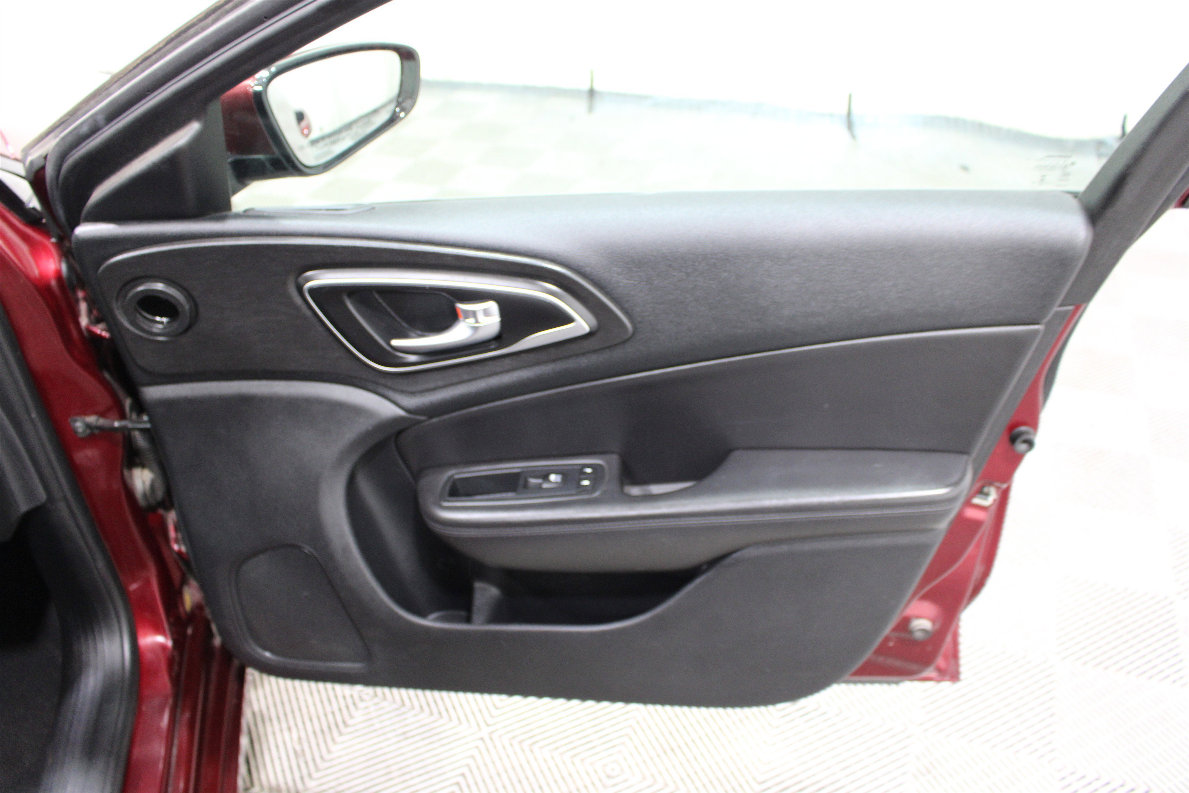 Used 2017 Chrysler 200 Limited Platinum FWD image 21