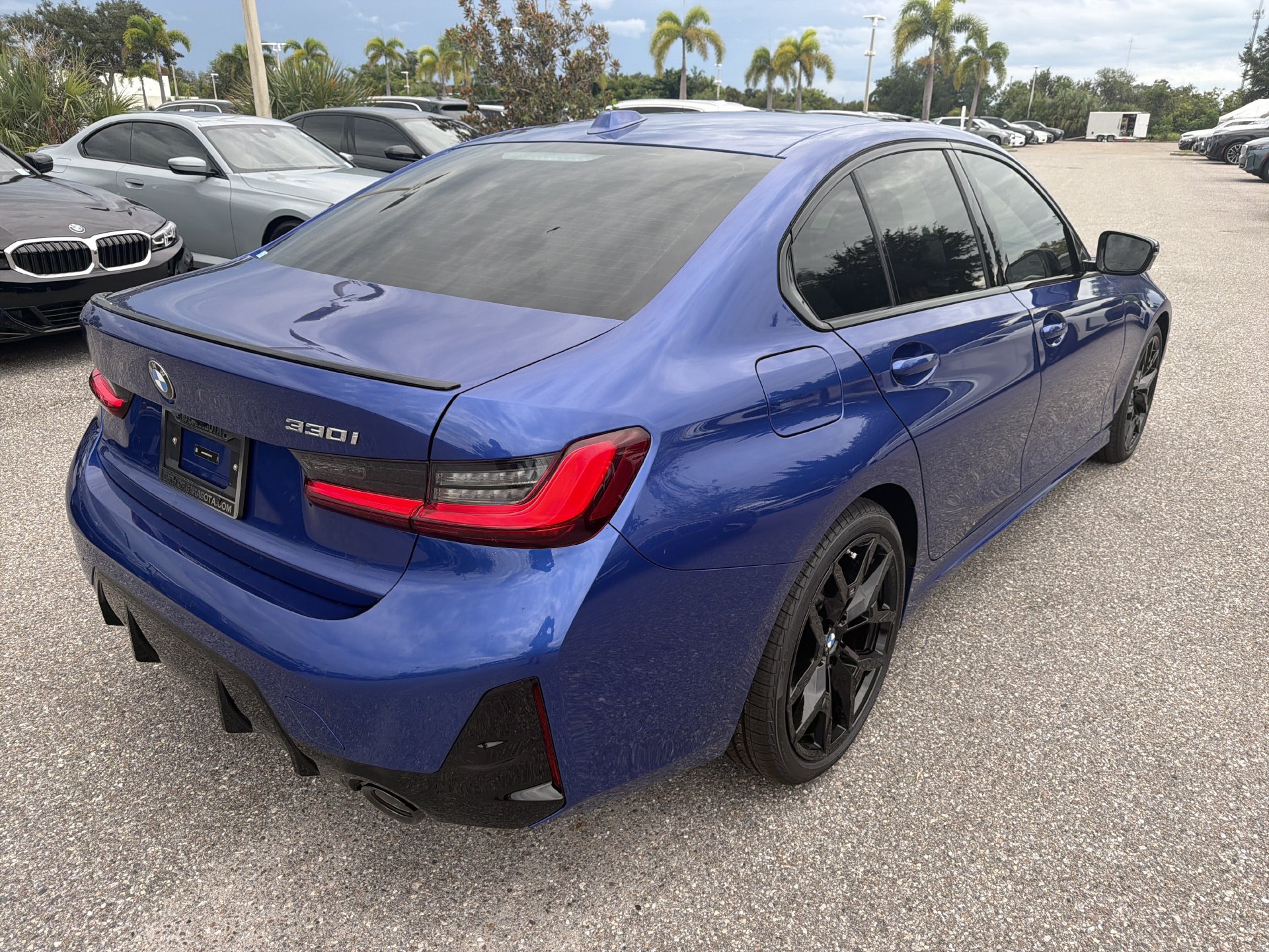 New 2026 BMW 330i Sedan w/ M Sport Package RWD image 4