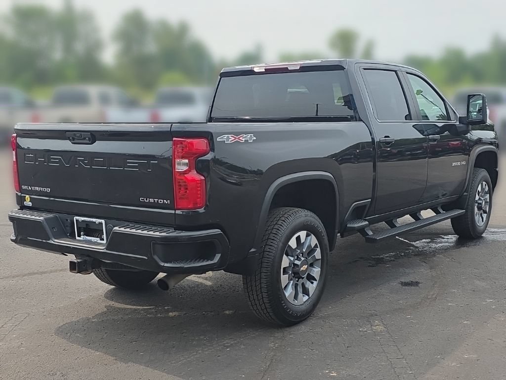 Used 2022 Chevrolet Silverado 2500 Custom w/ Custom Convenience Package AWD/4WD image 8