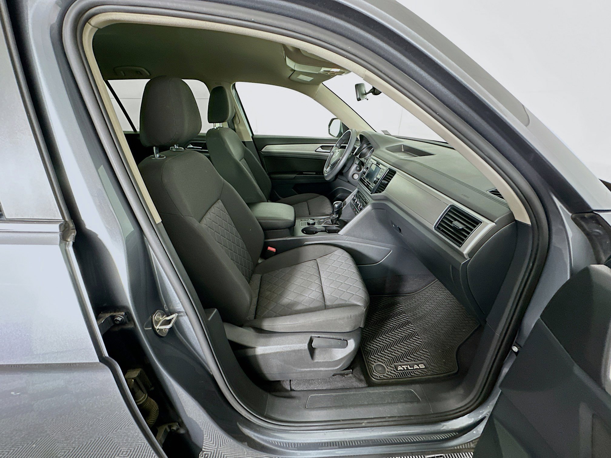 Used 2019 Volkswagen Atlas S w/ Towing Package image 32