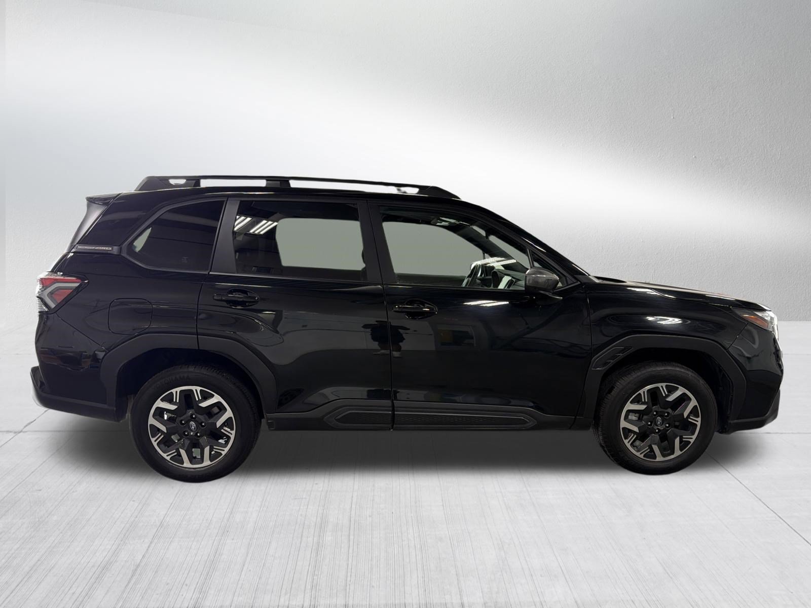 Certified 2025 Subaru Forester Premium AWD/4WD image 8