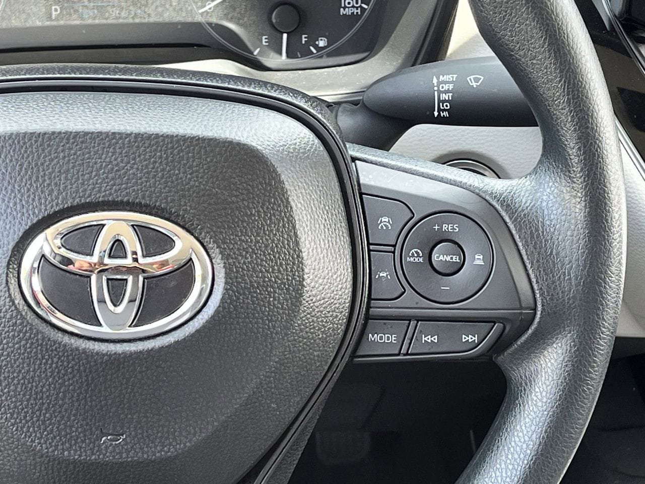 Used 2025 Toyota Corolla LE w/ LE Premium Package FWD image 14