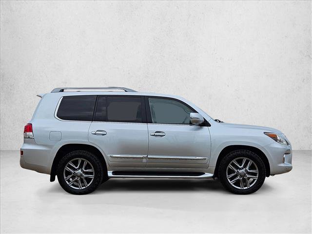 Used 2014 Lexus LX 570 4WD w/ Luxury Package image 4
