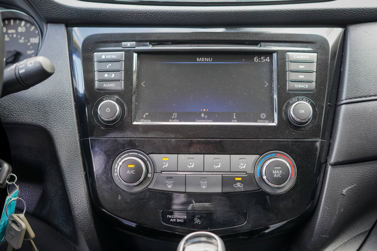 Used 2020 Nissan Rogue S image 11