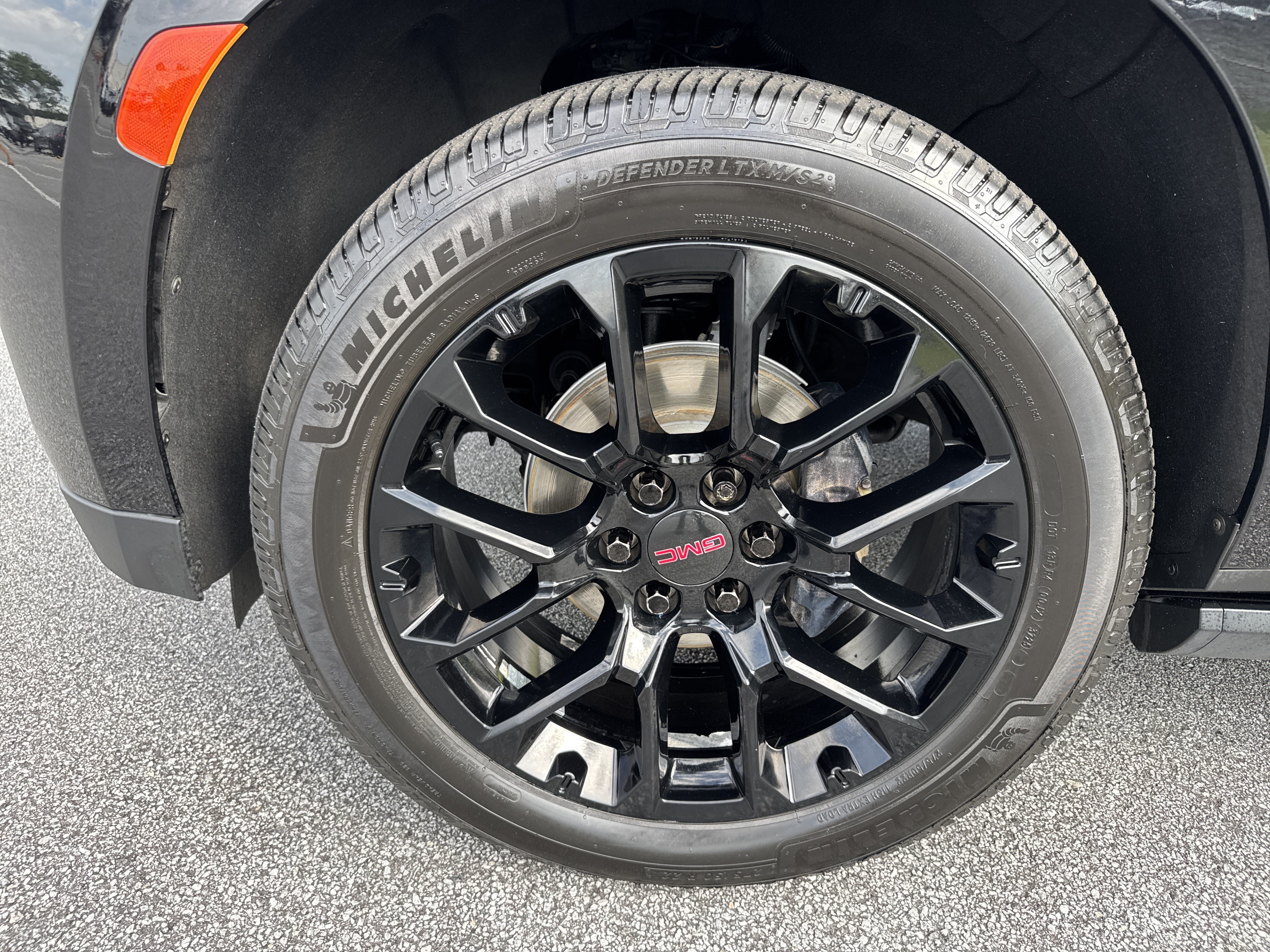 Used 2022 GMC Yukon Denali AWD/4WD image 13