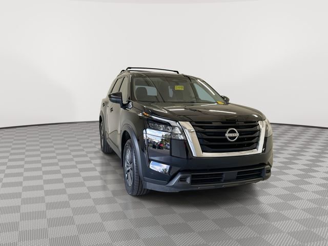 Certified 2024 Nissan Pathfinder SV w/ SV Premium Package image 3