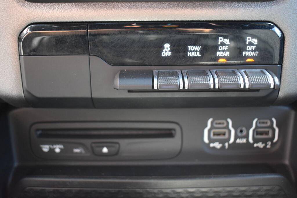 Used 2019 RAM 1500 Big Horn AWD/4WD image 13
