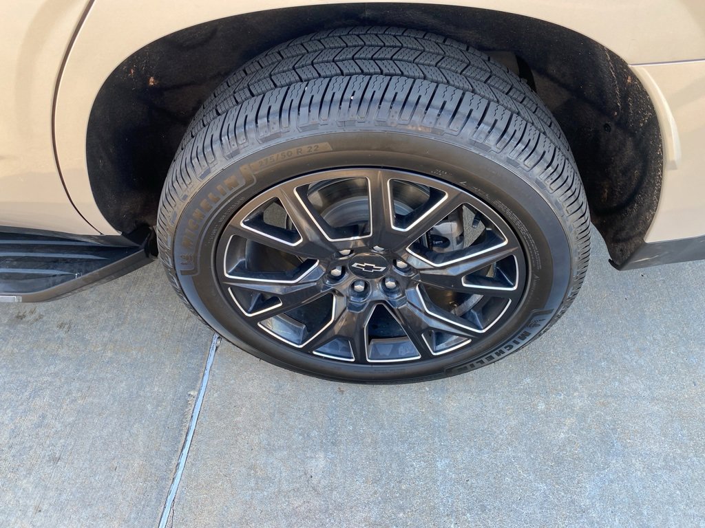 Used 2023 Chevrolet Tahoe Premier w/ Premium Package image 9