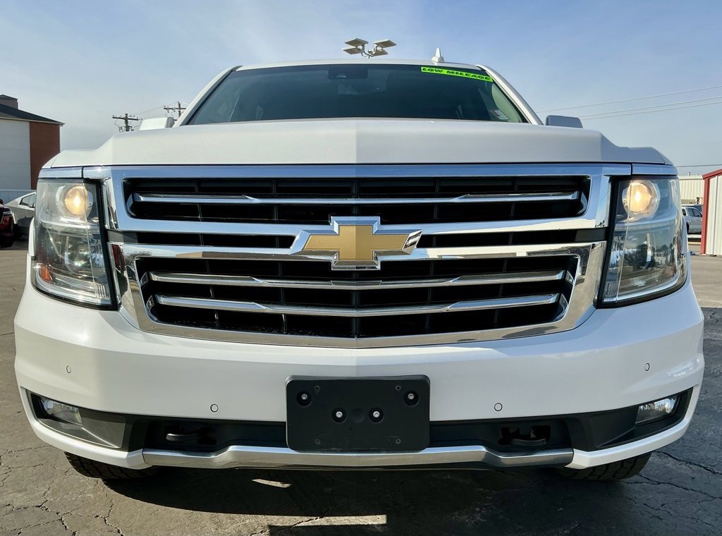 Used 2020 Chevrolet Suburban LT w/ Luxury Package image 9