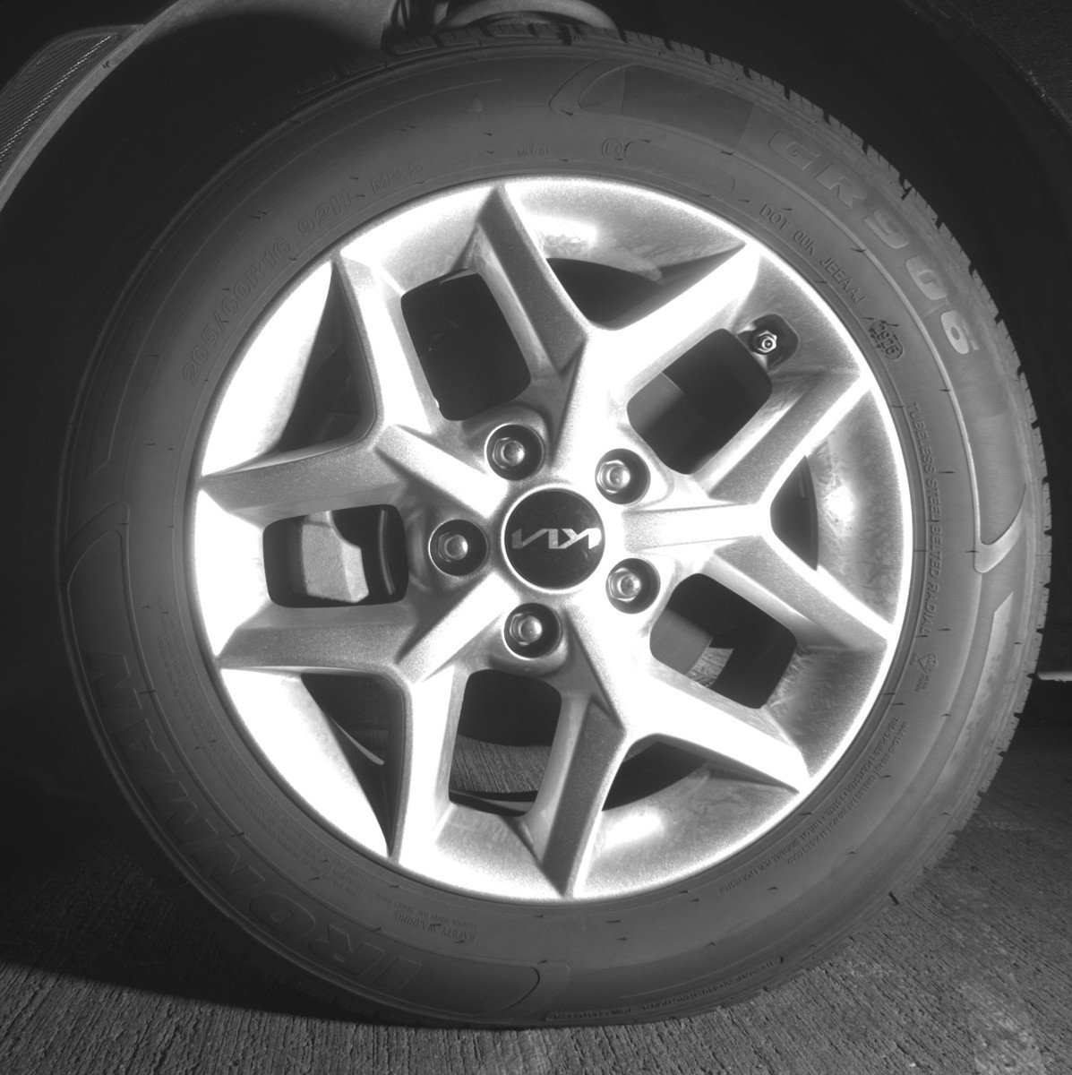 Used 2025 Kia Soul LX w/ LX Technology Package FWD image 12