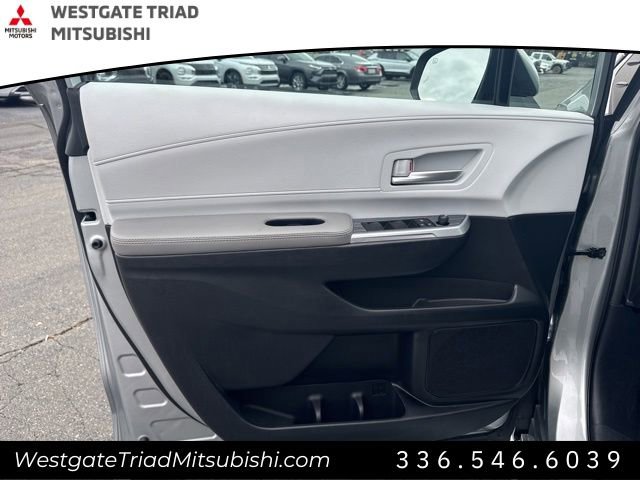 Used 2025 Toyota Sienna XLE FWD image 17