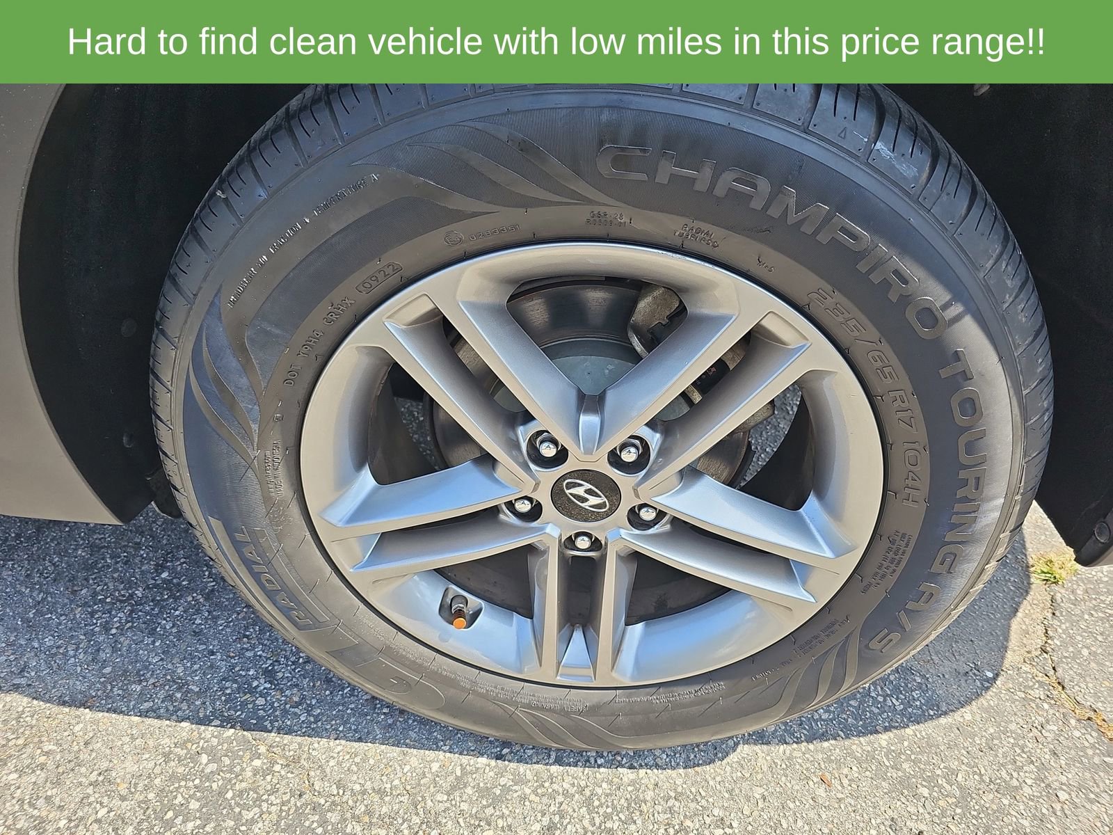 Used 2017 Hyundai Santa Fe Sport FWD image 40