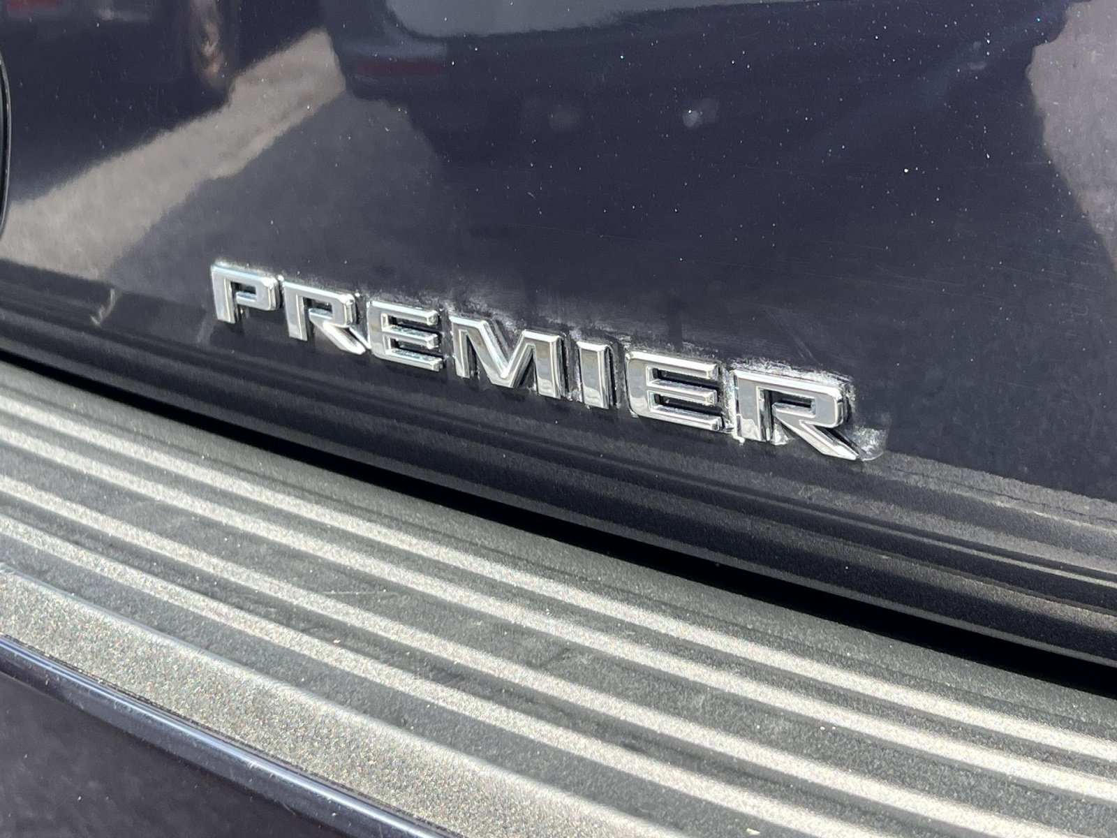 Used 2023 Chevrolet Tahoe Premier AWD/4WD image 36