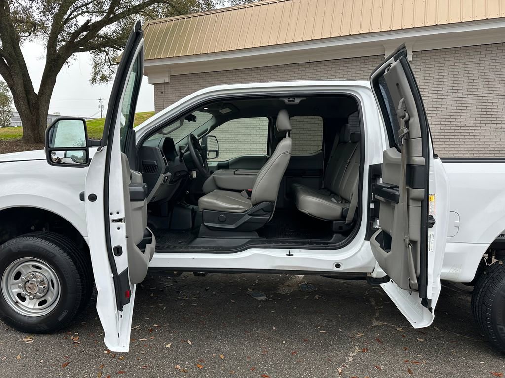 Used 2017 Ford F250 XL w/ Power Equipment Group image 34