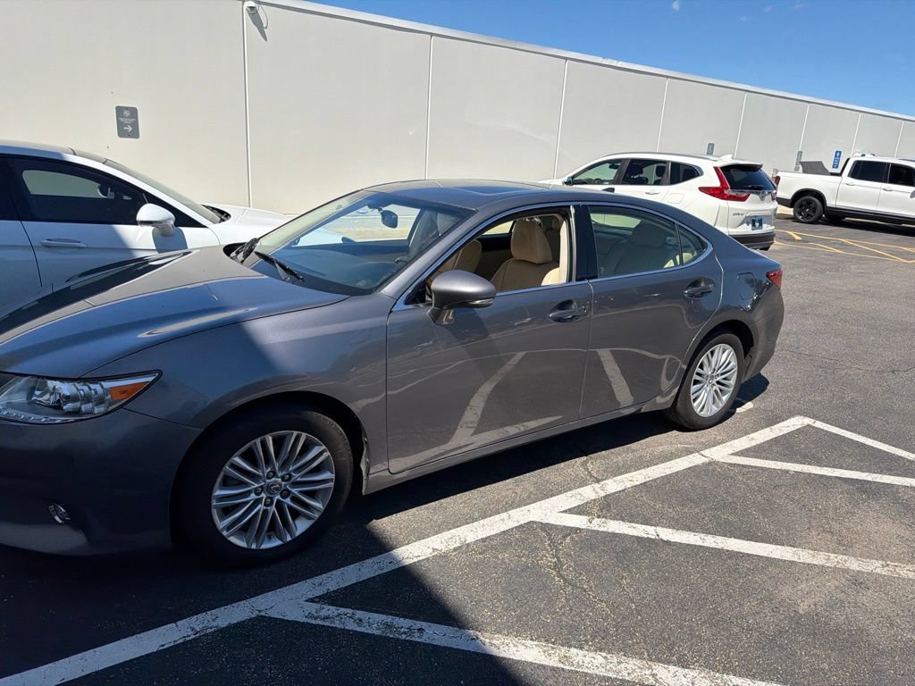 Used 2015 Lexus ES 350 w/ Luxury Package FWD image 8