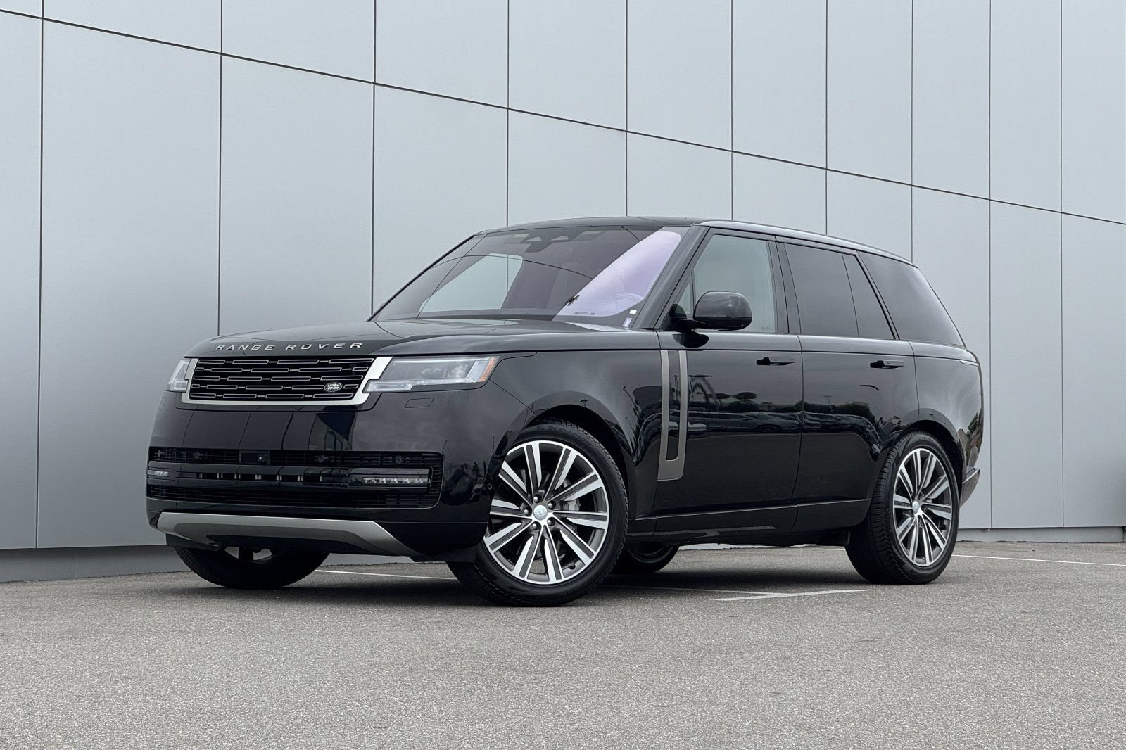 Used 2023 Land Rover Range Rover SE