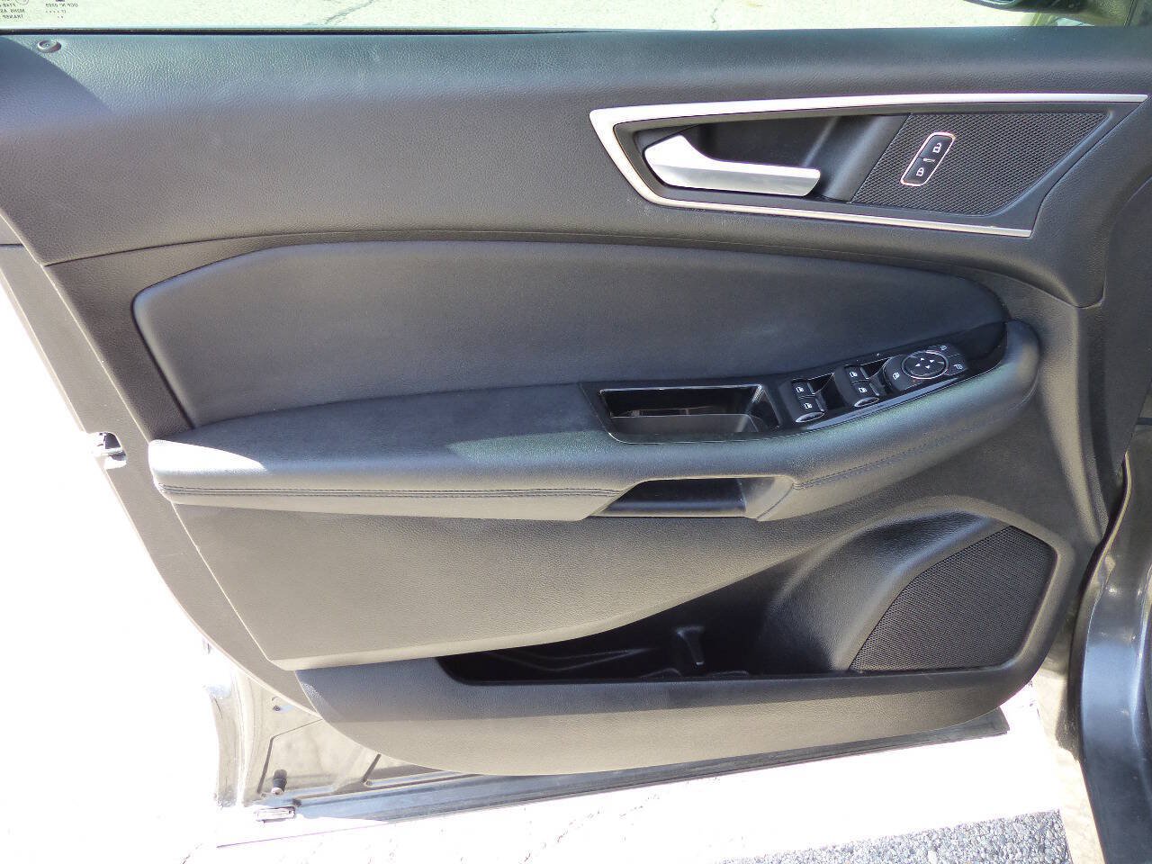 Used 2018 Ford Edge SEL w/ Equipment Group 201A FWD image 23