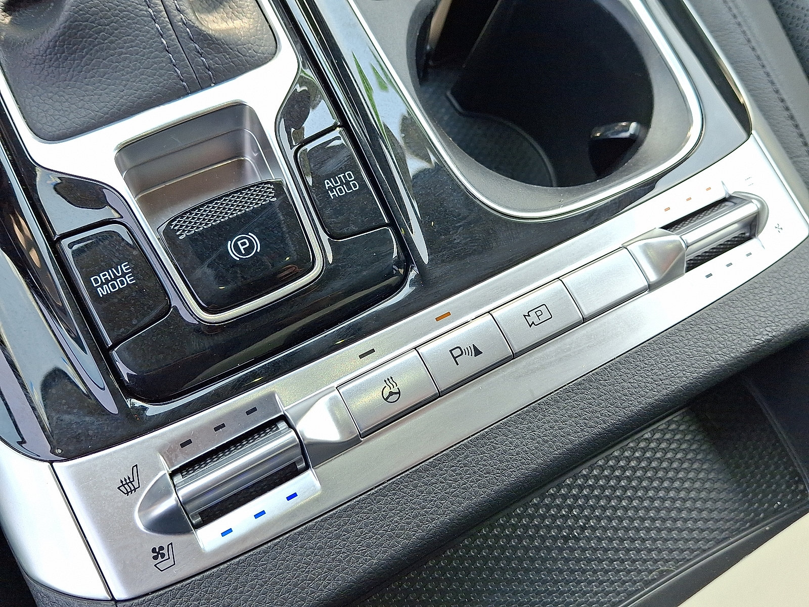 Used 2024 Kia Carnival SX Prestige FWD image 25