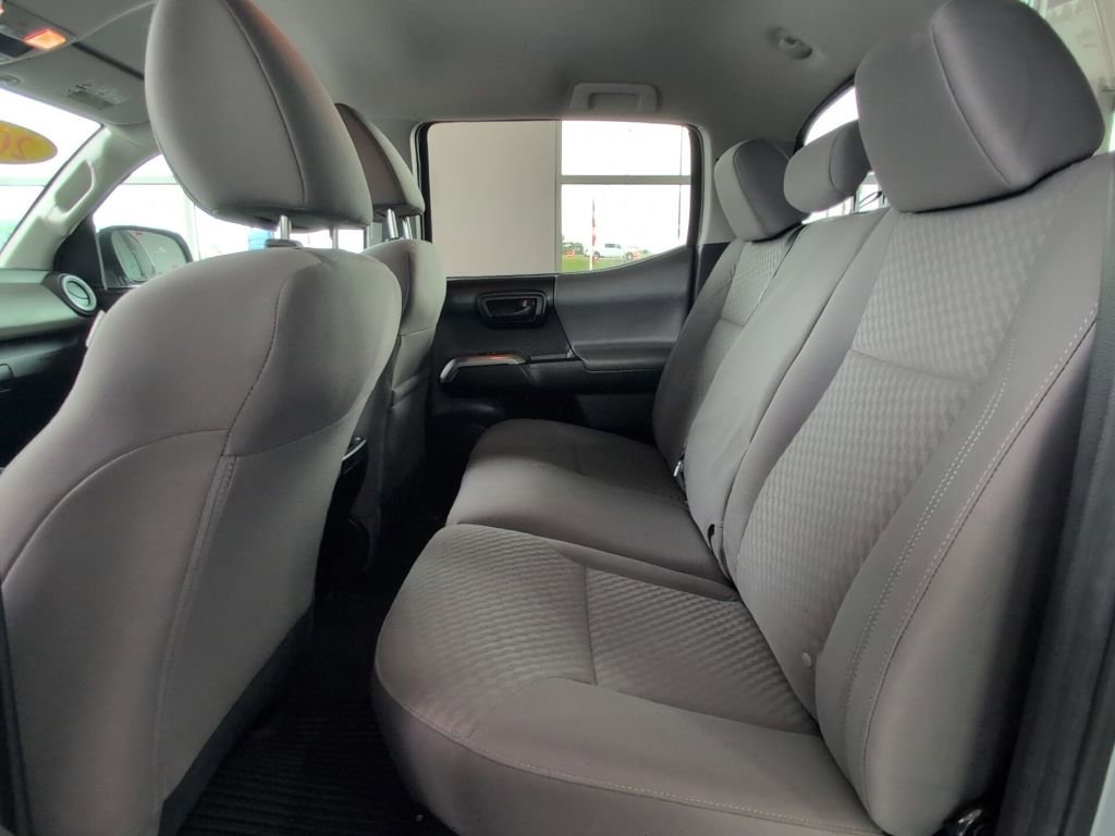 Used 2022 Toyota Tacoma SR5 w/ Technology Package RWD image 17
