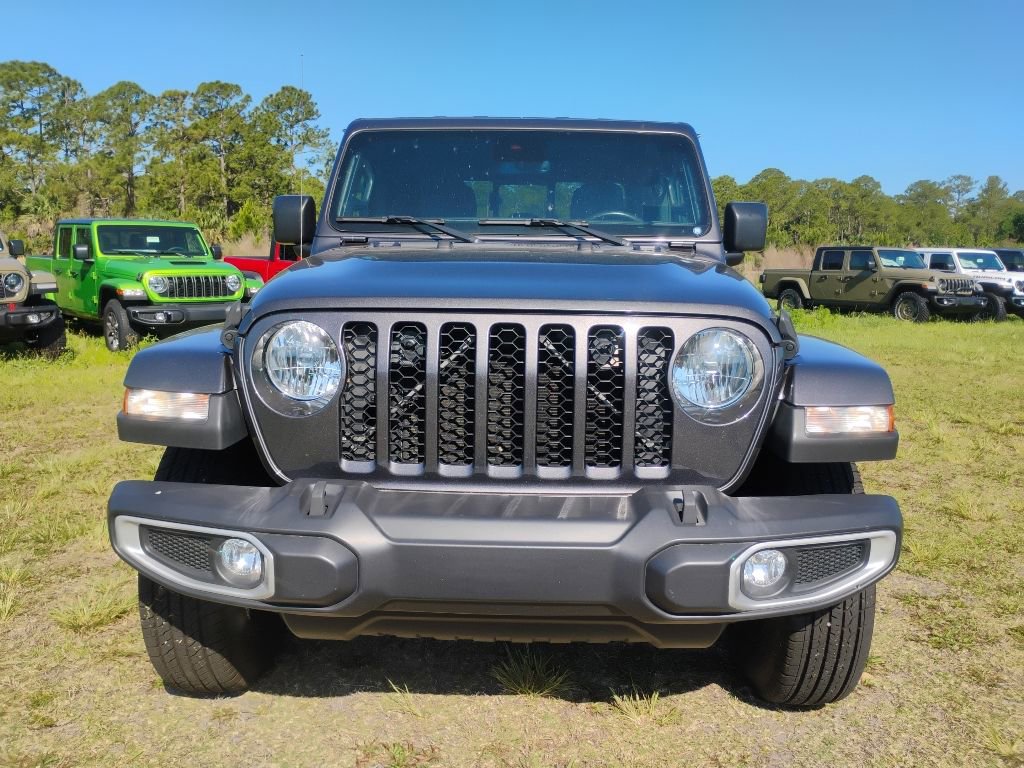 Certified 2023 Jeep Gladiator Sport AWD/4WD image 2