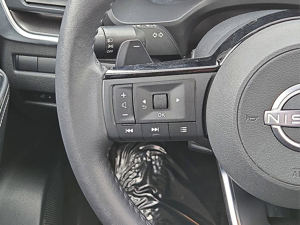 Used 2023 Nissan Rogue SV w/ SV Premium B Package image 20