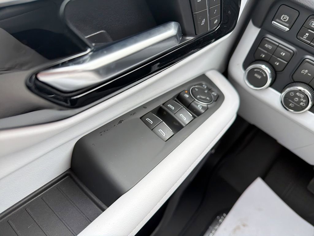 New 2026 Chevrolet Suburban Premier w/ Sun And Tow Package image 18