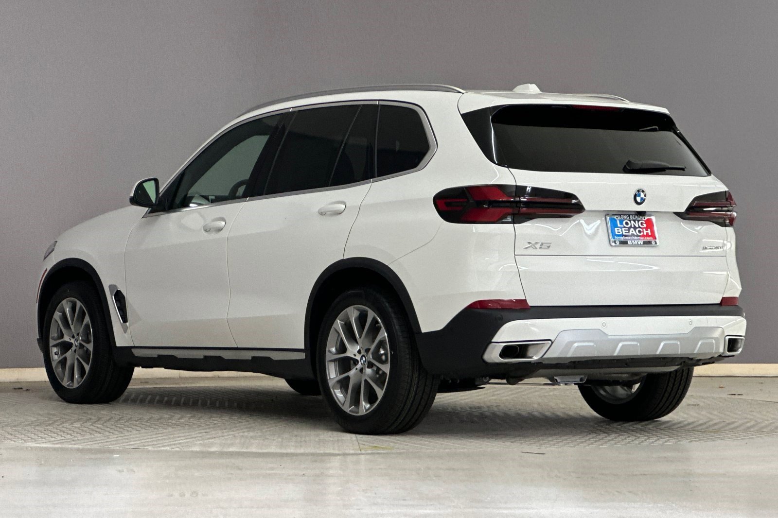 Used 2026 BMW X5 sDrive40i image 3
