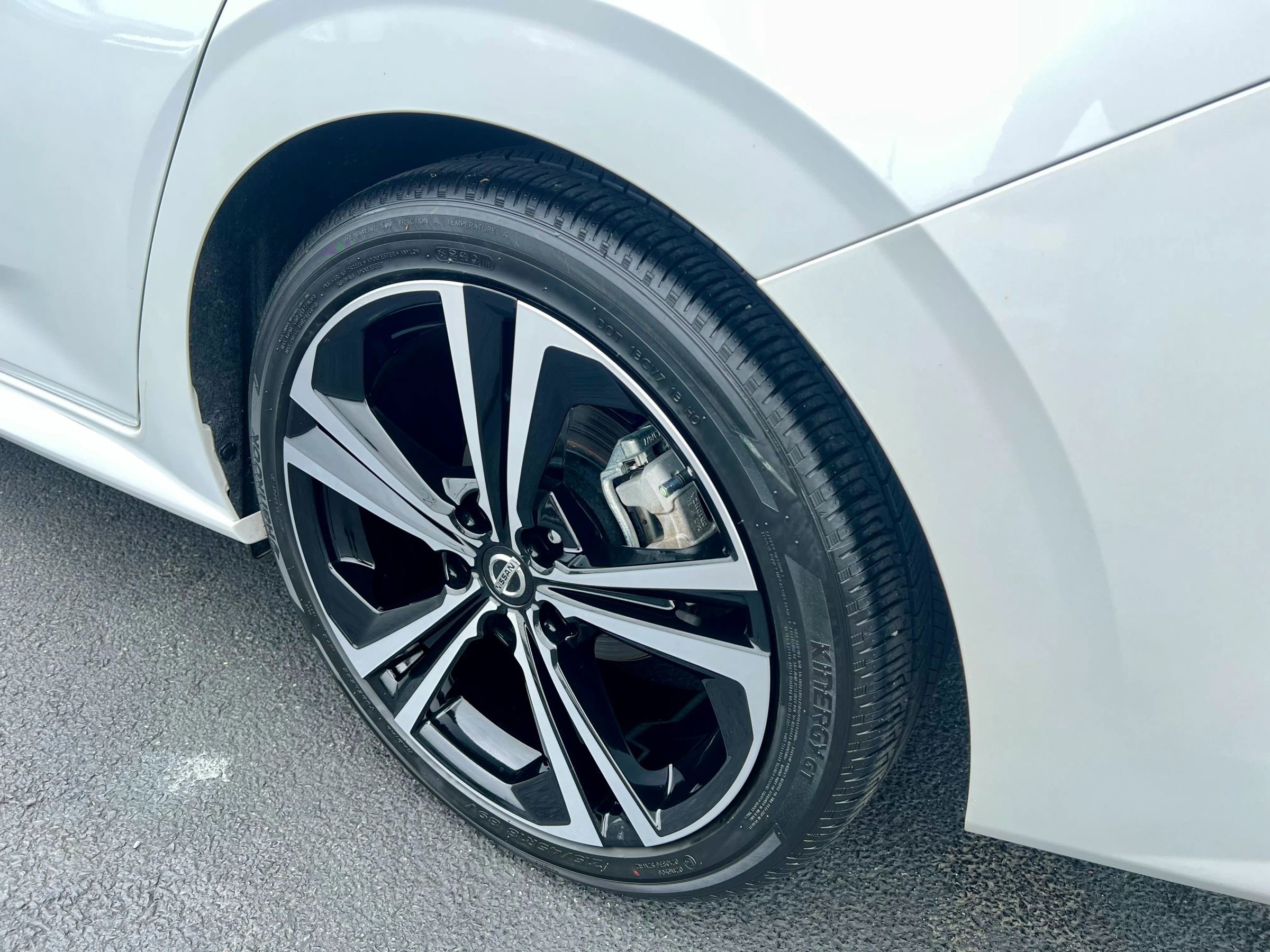 Used 2023 Nissan Sentra SR w/ SR Premium Package image 12