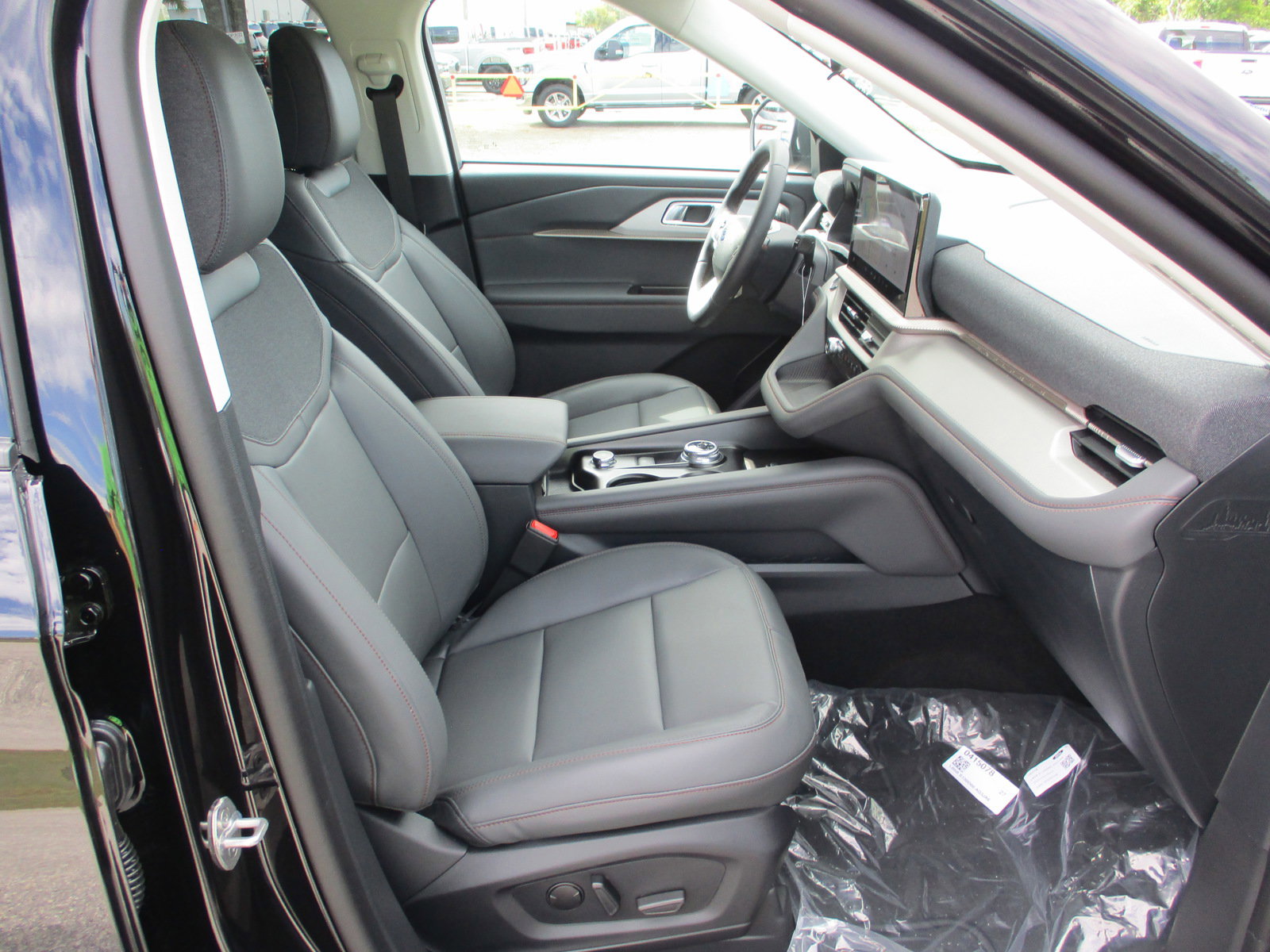 New 2025 Ford Explorer Active w/ Active Comfort Package image 20