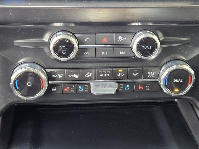 New 2026 Ford F250 Lariat w/ Black Appearance Package image 15