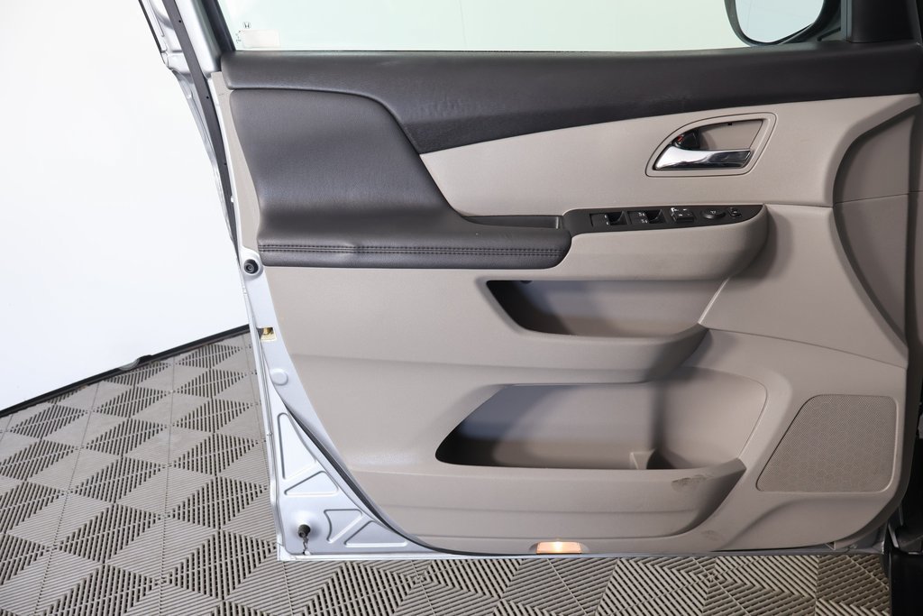 Used 2016 Honda Odyssey SE image 13