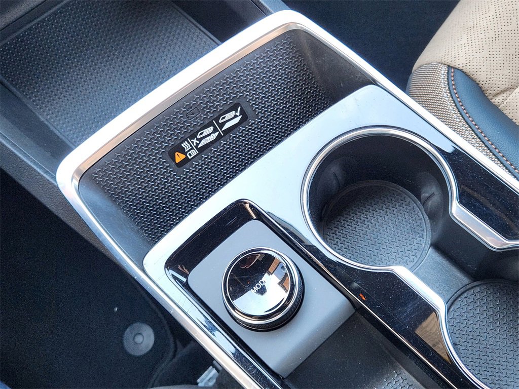 Used 2025 Chevrolet Equinox ACTIV w/ Safety and Technology Package image 16