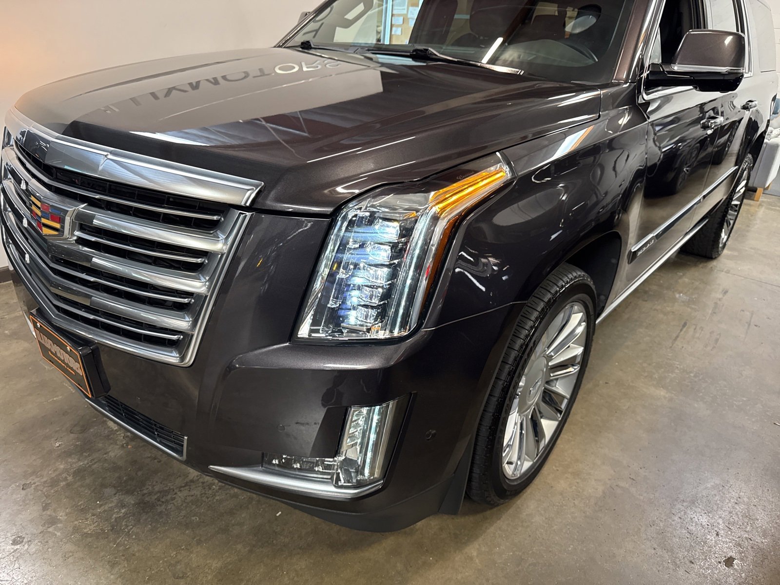 Used 2017 Cadillac Escalade ESV Platinum image 4