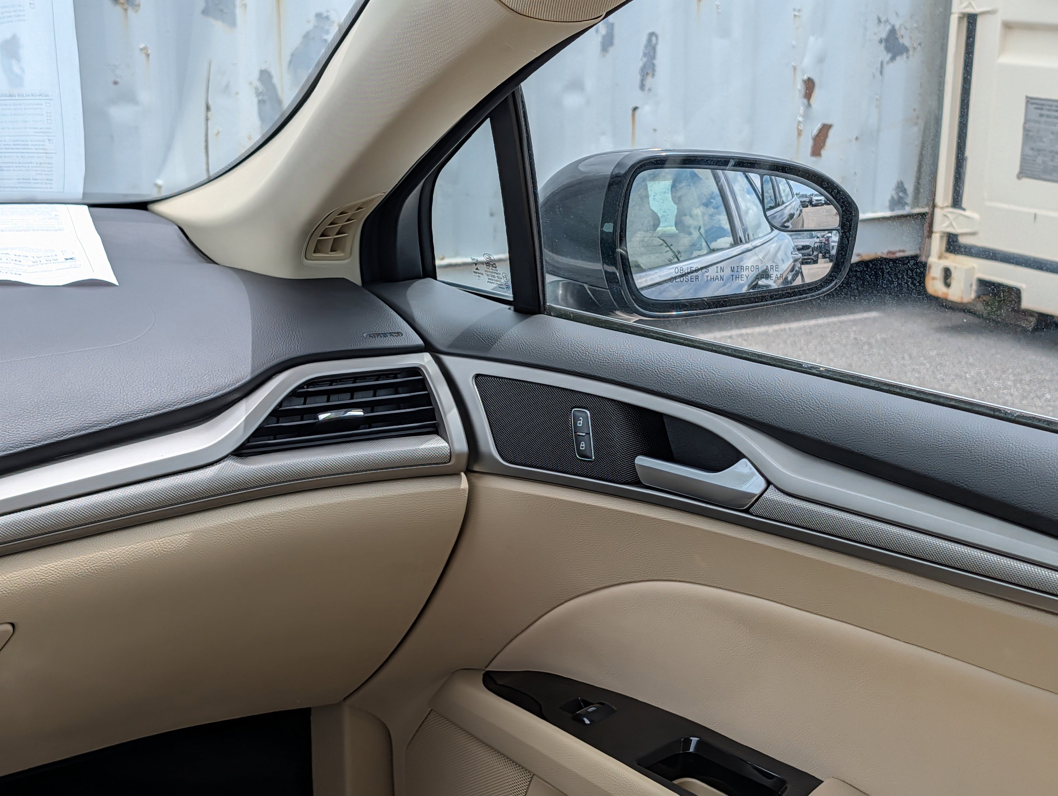 Used 2016 Ford Fusion SE FWD image 16
