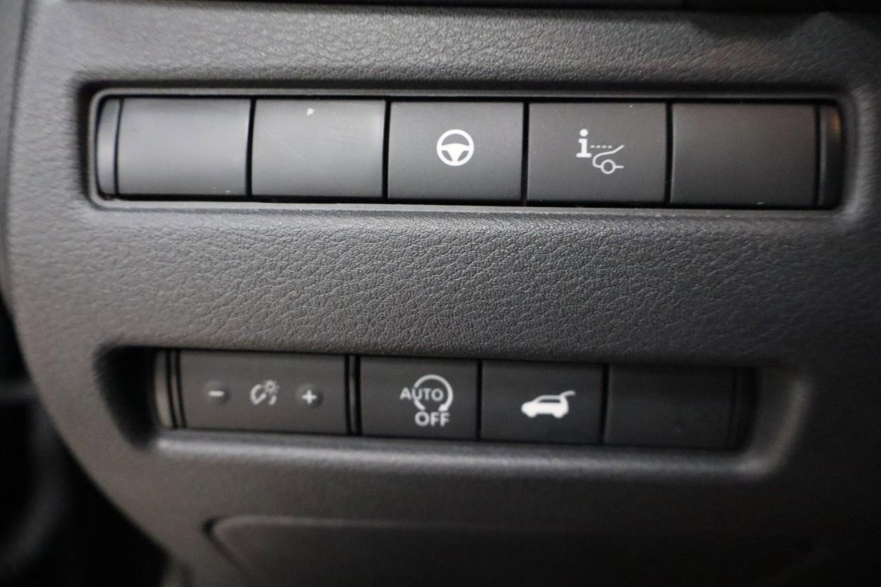 Used 2023 Nissan Rogue Platinum w/ Platinum Premium Package image 12