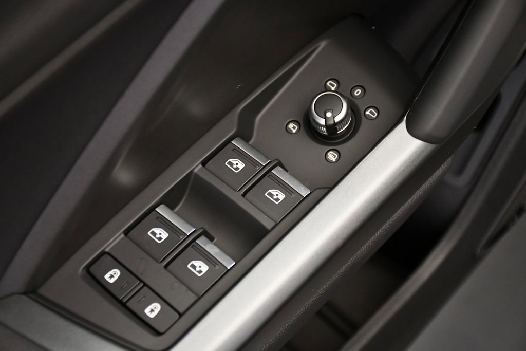 Used 2025 Audi Q3 2.0T Premium Plus w/ Premium Plus Package image 36